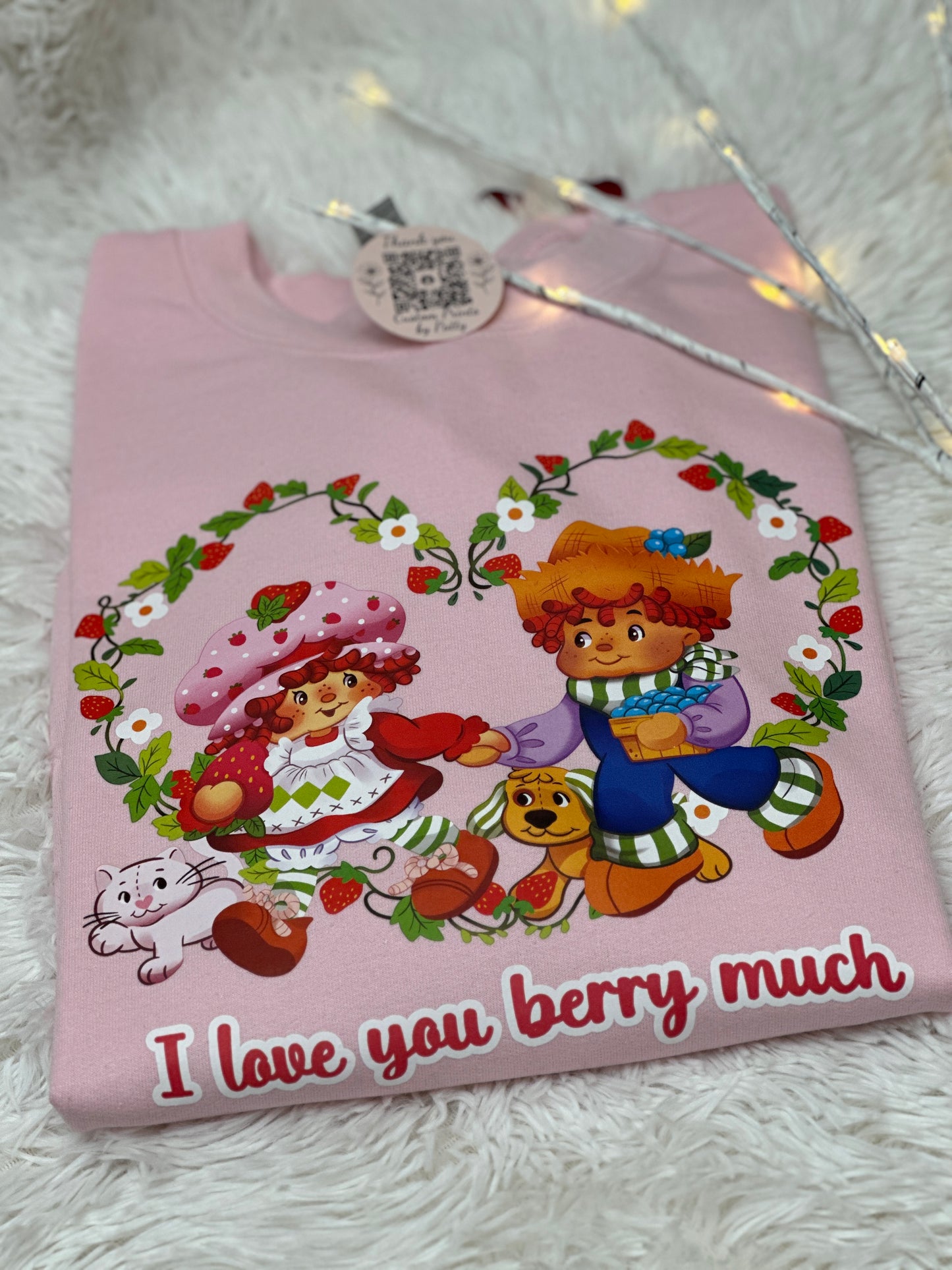 Crewneck sweatshirt, birthday gifts, strawberry sweatshirt, girls sweaters, retro characters sweatshirt, pink crewneck sweatshirt Valentine’s Day gifts.