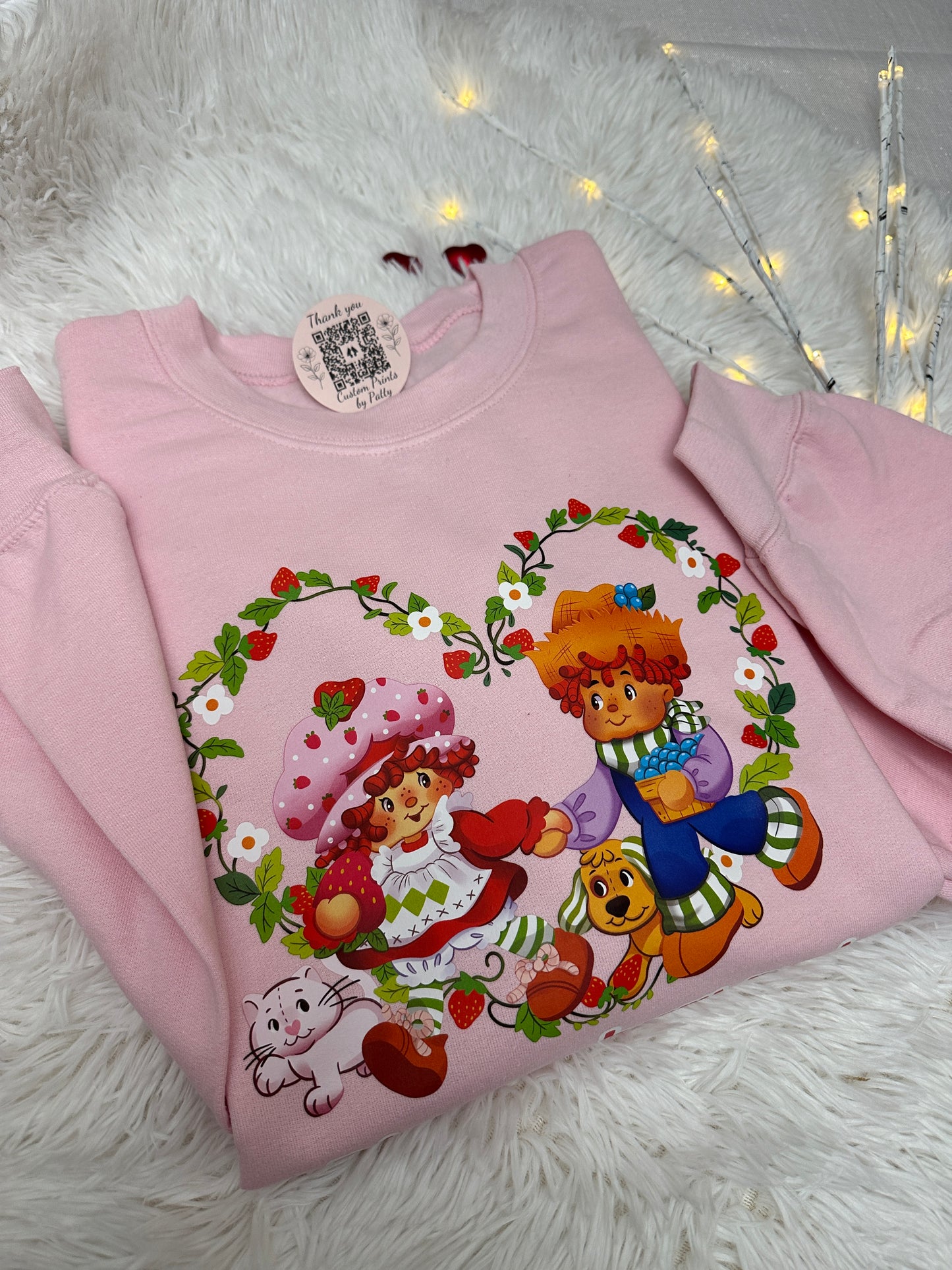 Crewneck sweatshirt, birthday gifts, strawberry sweatshirt, girls sweaters, retro characters sweatshirt, pink crewneck sweatshirt Valentine’s Day gifts.